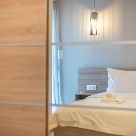 Modern Family Apartment With Rooftop Acropolis View Access-2